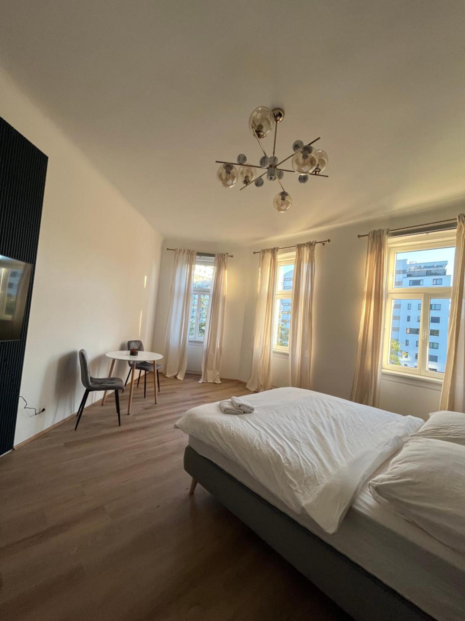 Apartment Schoenbrunn Near Metro Відень Екстер'єр фото